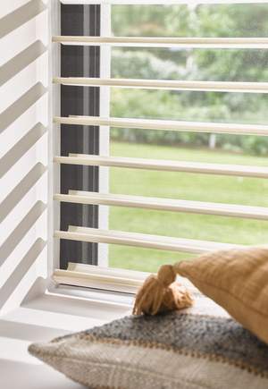 Silhouette® shades met ClearView™
