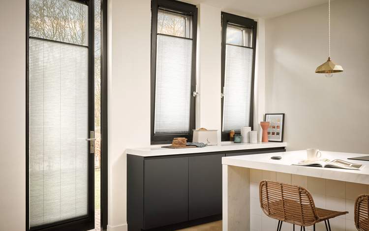 Duette® Shades voor draai-/kiepramen