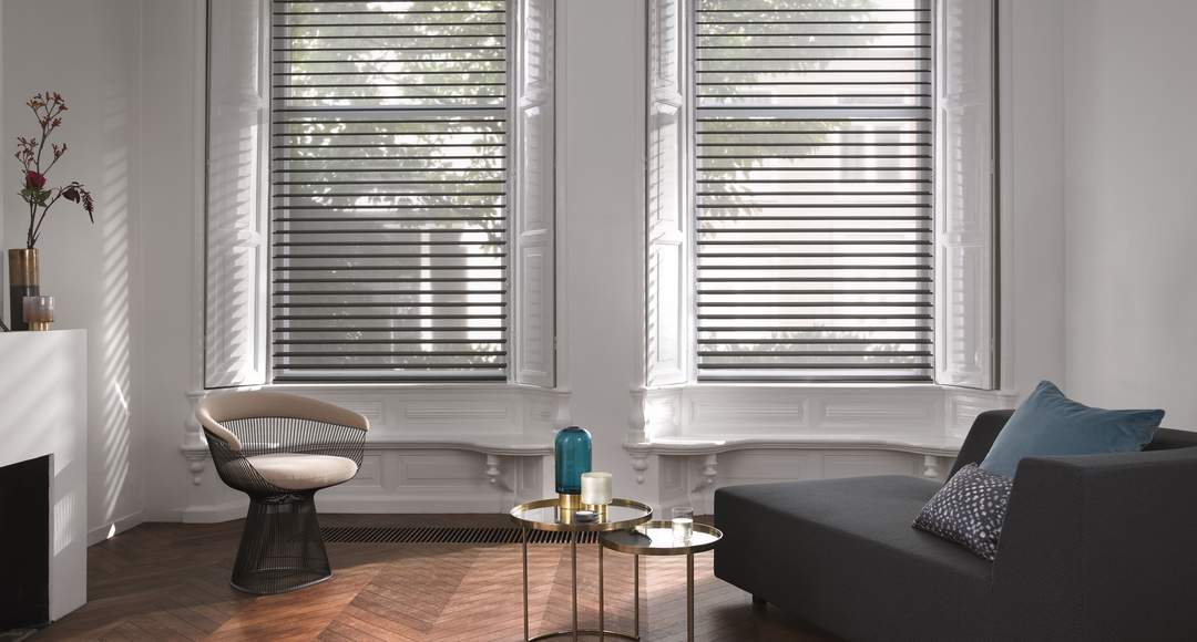 Silhouette® shades in woonkamer