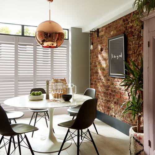 Witte shutters