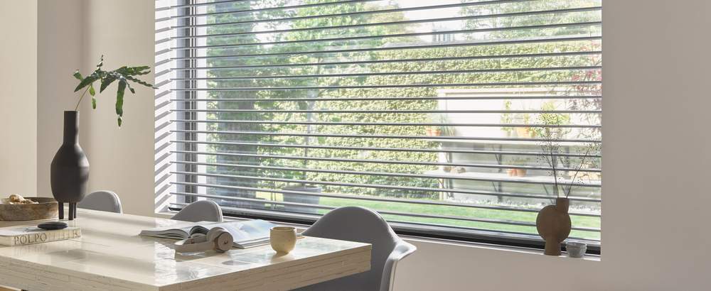 Luxaflex® Silhouette® Shades woonkamer