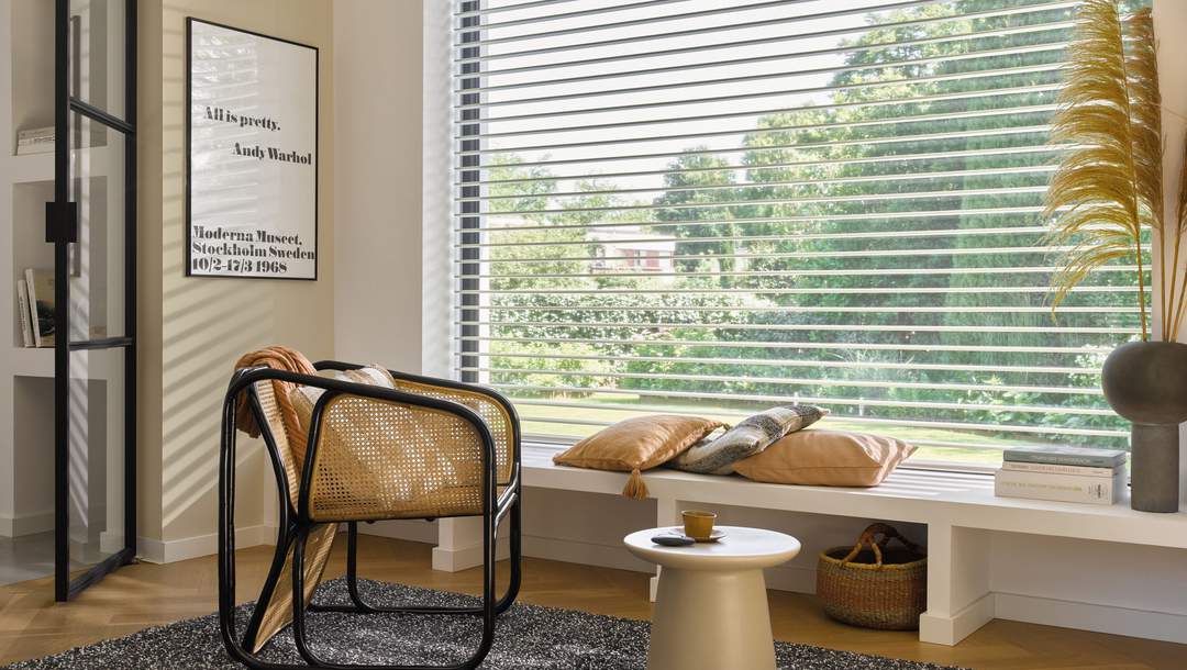 Luxaflex® Silhouette® shades | LPN 9623